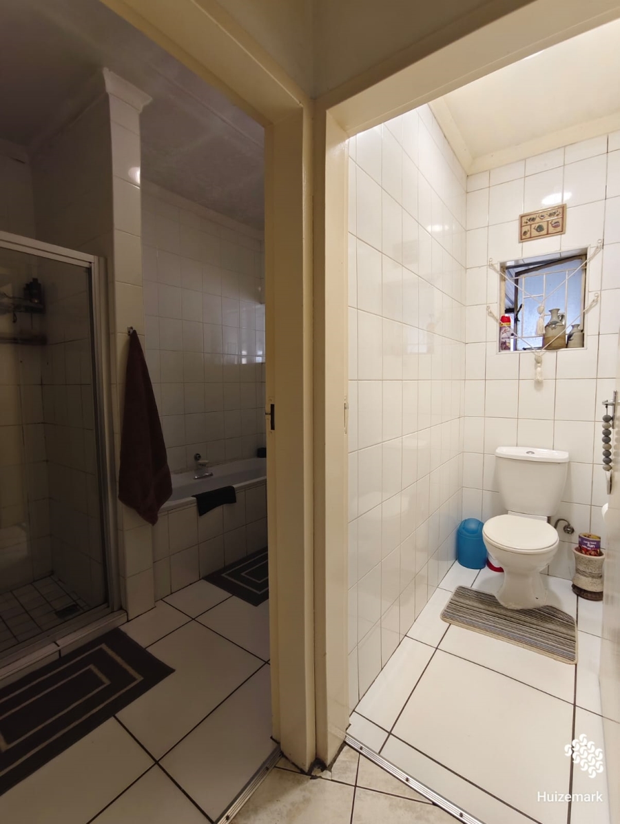 5 Bedroom Property for Sale in Sasolburg Ext 4 Free State